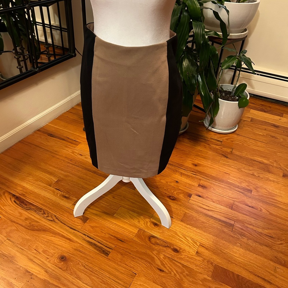 MICHAEL Michael Kors Tan and Black Pencil Skirt